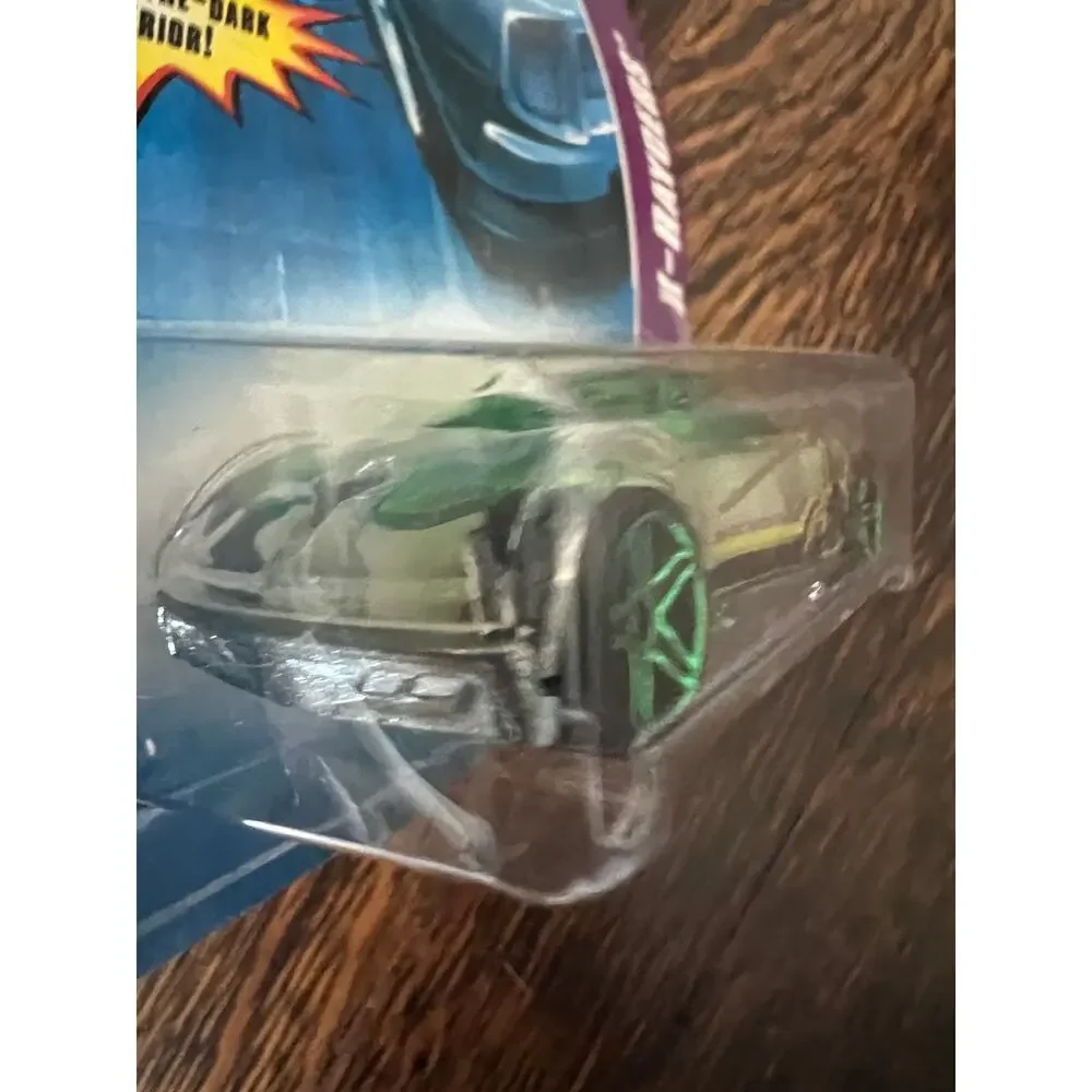 Hot Wheels 2007 03 X-Raycers Phastasm Glow In Dark 5 Spoke Green Diecast Car New